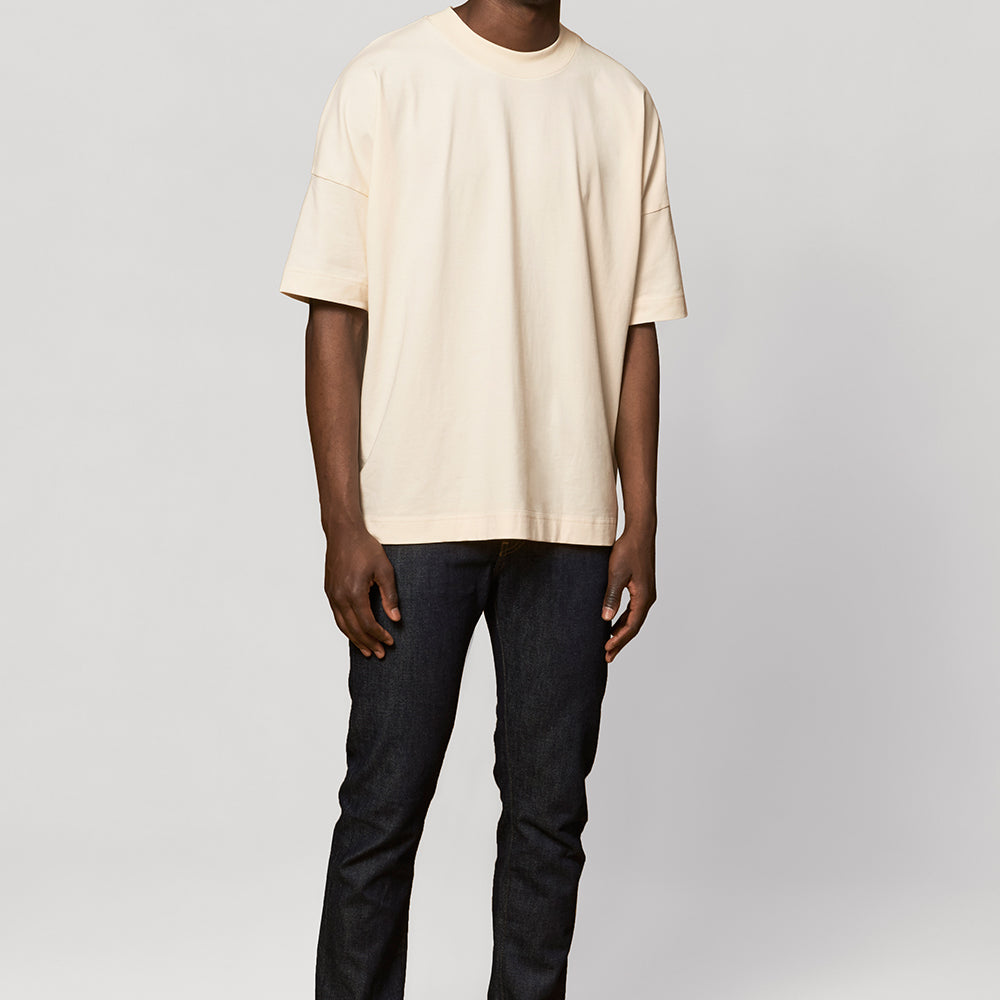 
                  
                    LOOZE Oversized T-shirt
                  
                